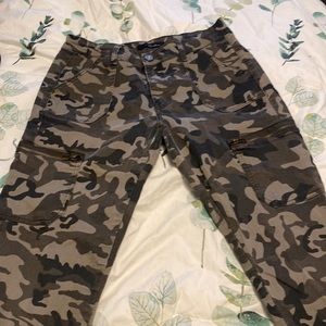 KanCan skinny camo Jeggings